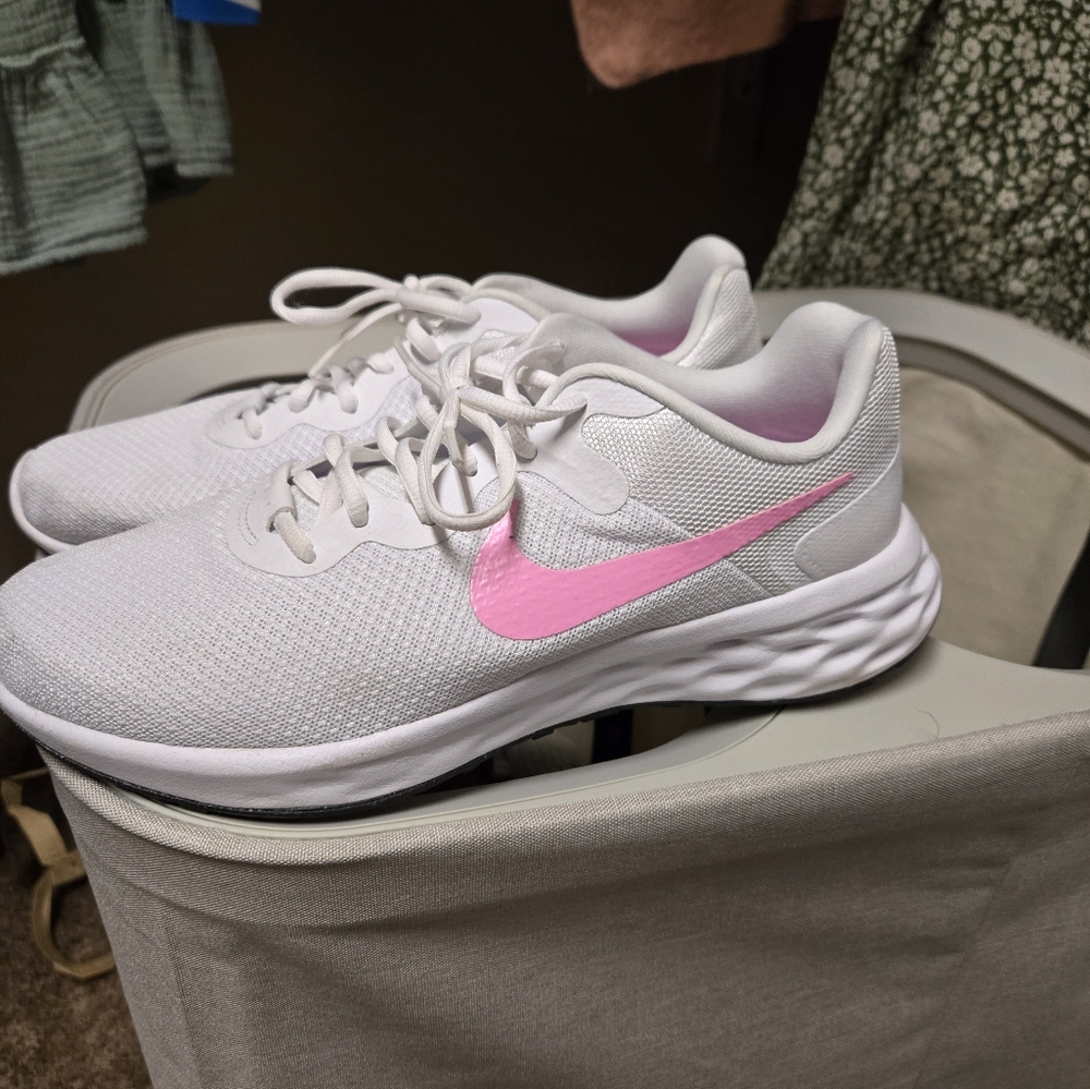 Nike Revolution 6 Women's Road Running Shoes